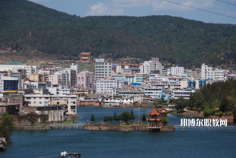 牟定縣職業(yè)高級(jí)中學(xué)2021年學(xué)費(fèi)、收費(fèi)多少