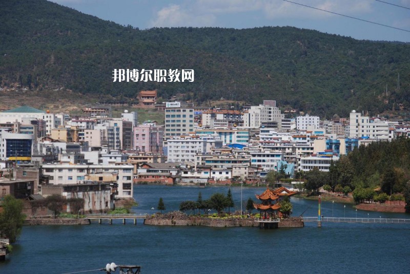 牟定縣職業(yè)高級(jí)中學(xué)怎么樣、好不好