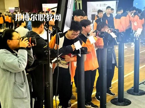 泰州市鳳凰藝術(shù)學(xué)校2021年報(bào)名條件、招生要求、招生對(duì)象