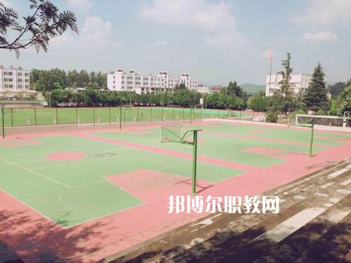 楚雄醫(yī)藥高等專科學(xué)校2021年報名條件、招生要求、招生對象