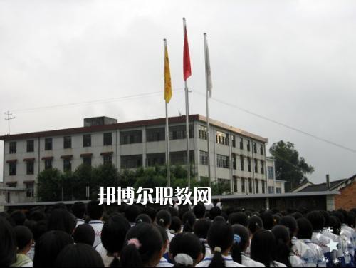云南臨滄衛(wèi)生學(xué)校2021年報名條件、招生要求、招生對象