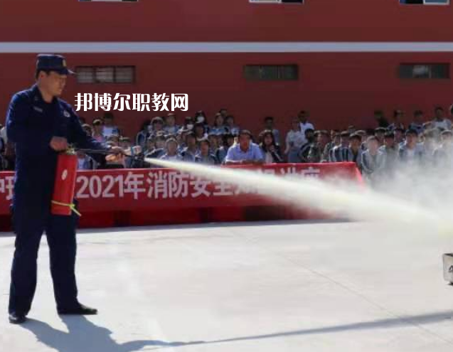 定西隴中護(hù)理學(xué)校2022年報(bào)名條件、招生要求、招生對(duì)象
