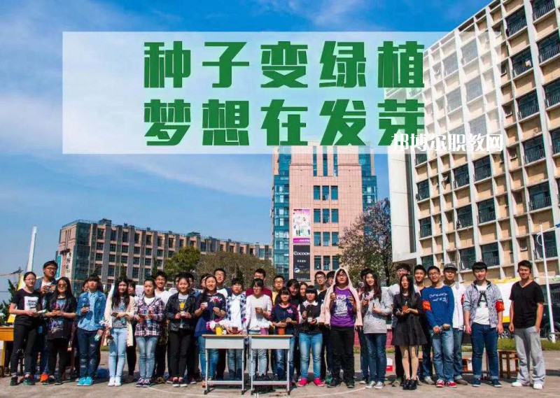 江蘇傳媒學(xué)校2022年報(bào)名條件、招生要求、招生對(duì)象