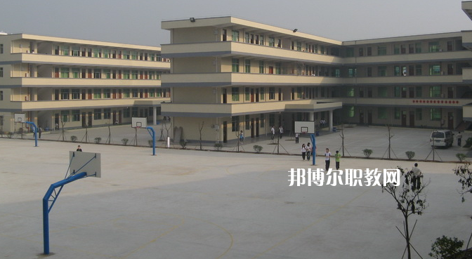 廣東領(lǐng)才技工學校2022年報名條件、招生要求、招生對象