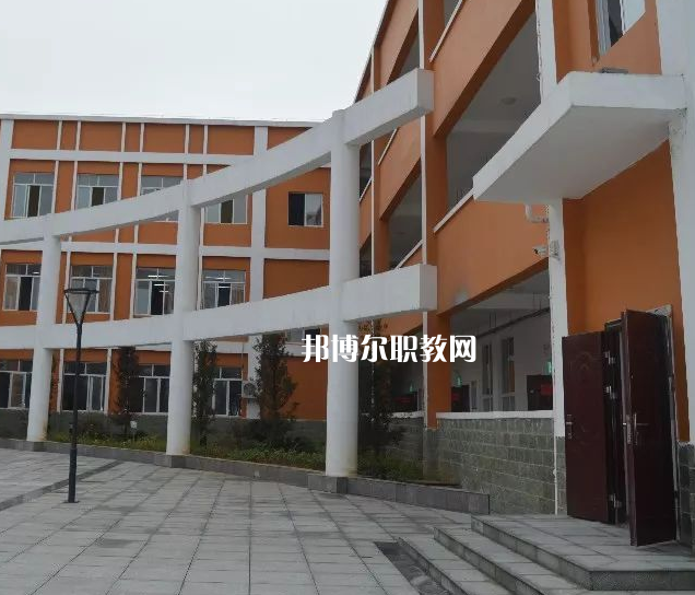 黔南州技工學校2022年報名條件、招生要求、招生對象