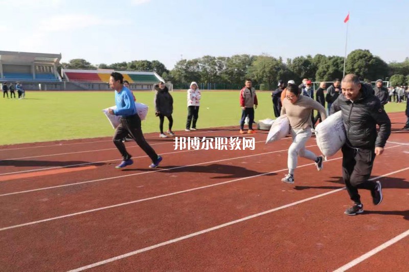 無(wú)錫汽車工程高等職業(yè)技術(shù)學(xué)校2022年報(bào)名條件、招生要求、招生對(duì)象