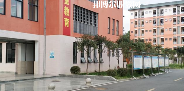 成都廣信數(shù)字技術(shù)職業(yè)學(xué)校2022年學(xué)費(fèi)、收費(fèi)多少