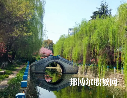 常州市工貿(mào)高級技工學(xué)校2022年報(bào)名條件、招生要求、招生對象