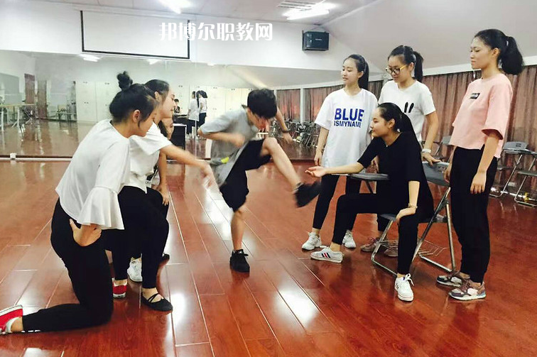 石家莊華韻藝術(shù)中專學(xué)校2022年報(bào)名條件、招生要求、招生對象