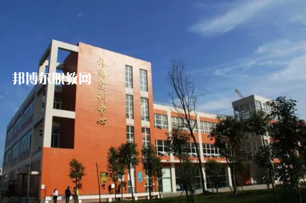 四川德陽(yáng)黃許職業(yè)中專學(xué)校2022年報(bào)名條件、招生對(duì)象、招生要求