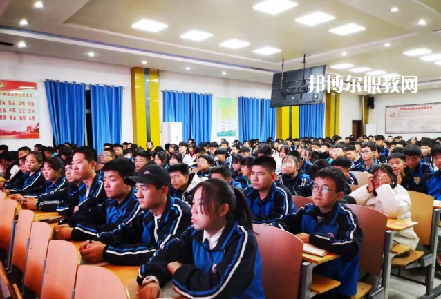 甘肅環(huán)縣職業(yè)中等專業(yè)學(xué)校2022年學(xué)費、收費多少