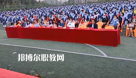六盤水鐘山區(qū)職業(yè)技術(shù)學(xué)校2022年報(bào)名條件、招生要求、招生對(duì)象
