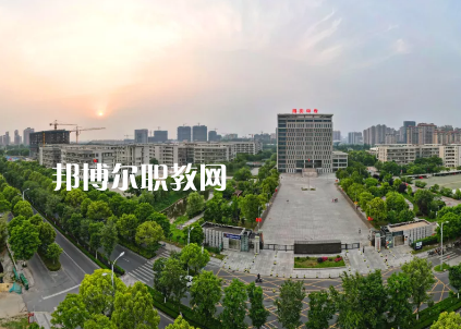 江蘇海安中等專業(yè)學校2022年報名條件、招生要求、招生對象