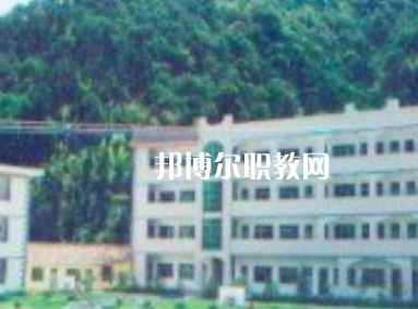冕寧縣職業(yè)技術(shù)學(xué)校2022年報(bào)名條件、招生要求、招生對象