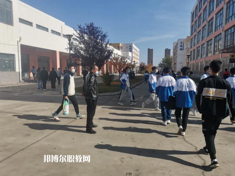 華亭職業(yè)教育中心2022年報名條件、招生要求、招生對象