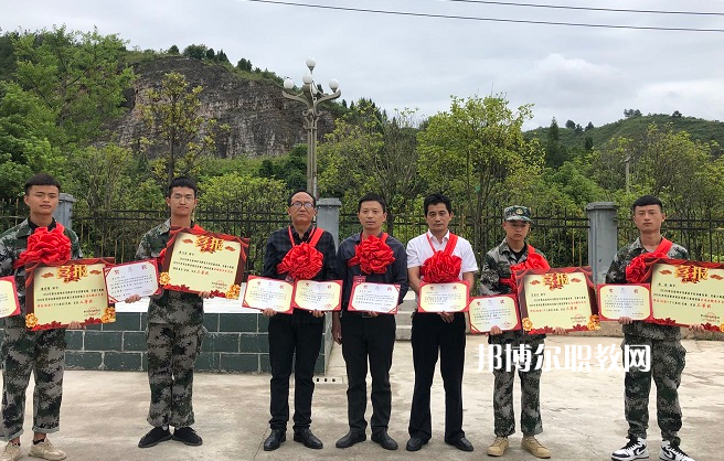 黔東南州應(yīng)用技術(shù)學(xué)校2022年報(bào)名條件、招生要求、招生對(duì)象