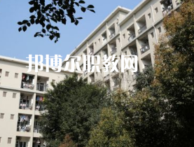 重慶輕工業(yè)學(xué)校2022年報名條件、招生要求、招生對象