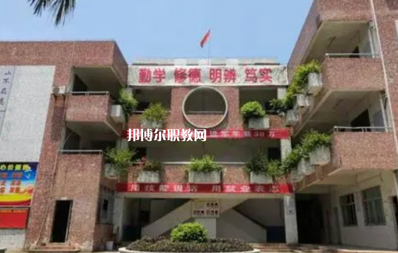 佛山騰飛技工學(xué)校2022年報名條件、招生要求、招生對象