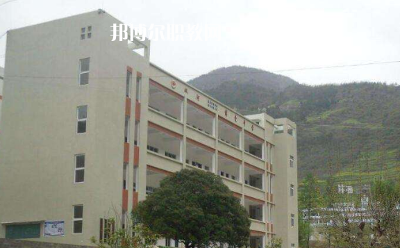 四川西昌交通學(xué)校2022年報名條件、招生要求、招生對象;