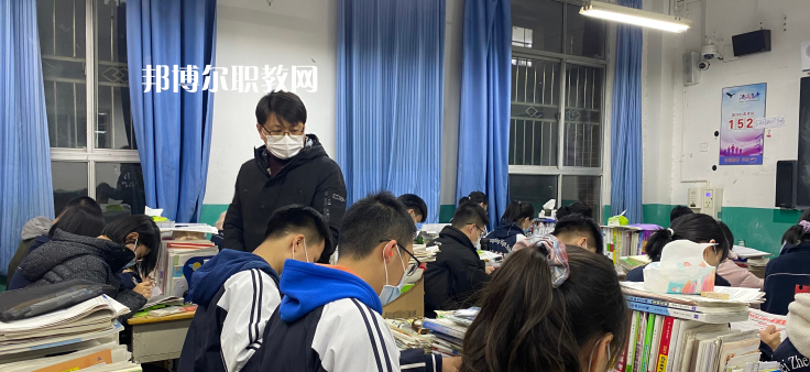 張家口華溢中等專業(yè)學校2022年學費、收費多少