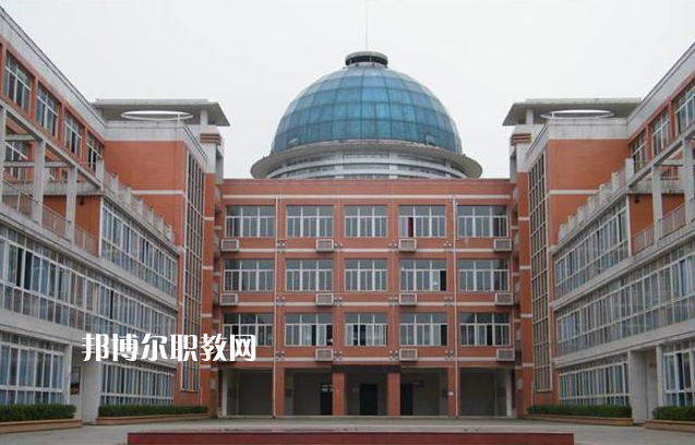 重慶大足職業(yè)教育中心2022年報名條件、招生要求、招生對象
