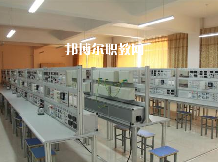 保定工程技術(shù)學(xué)校2022年報名條件、招生要求、招生對象
