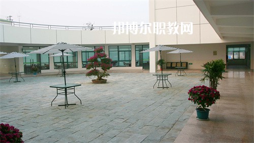 鎮(zhèn)江高等職業(yè)技術(shù)學(xué)校2022年報(bào)名條件、招生要求、招生對(duì)象