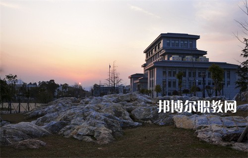 鎮(zhèn)江技師學院2022年報名條件、招生要求、招生對象