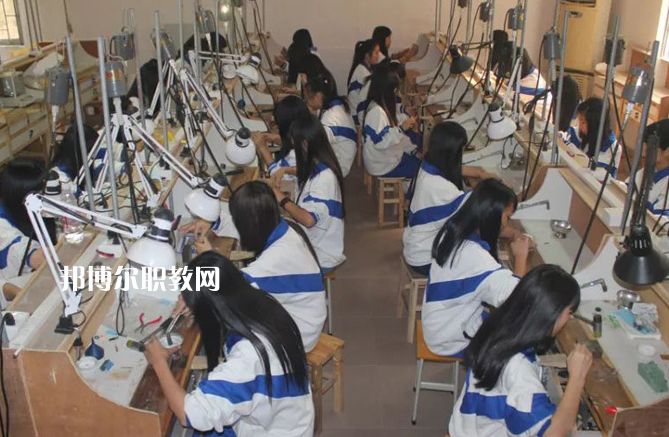 東莞實(shí)驗(yàn)技工學(xué)校2022年報(bào)名條件、招生要求、招生對(duì)象