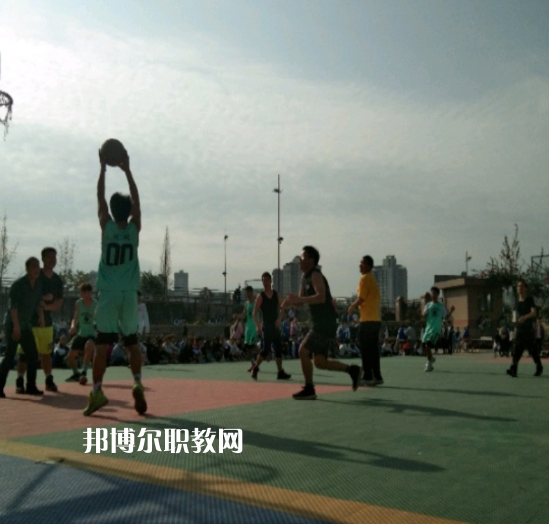 內(nèi)江宏昌職業(yè)技術(shù)學(xué)校2022年報名條件、招生要求、招生對象