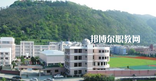 昆明鐵路機(jī)械學(xué)校2022年報名條件、招生要求、招生對象