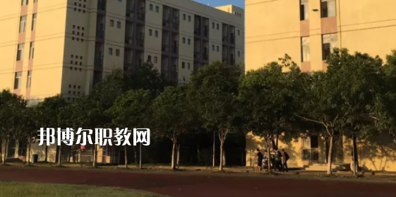 嵩明職業(yè)高級中學(xué)2022年報名條件、招生要求、招生對象