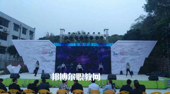 內(nèi)江市川威技工學(xué)校2022年報(bào)名條件、招生要求、招生對象