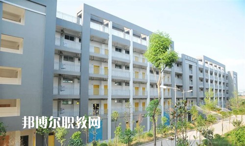 大竹縣職業(yè)中學(xué)2022年報名條件、招生要求、招生對象