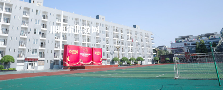 昆明市衛(wèi)生學(xué)校2022年報(bào)名條件、招生要求、招生對象