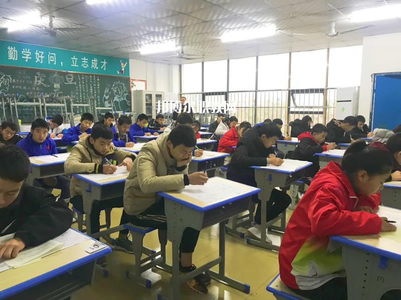 四川達州鳳凰職業(yè)技術(shù)學校2022年報名條件、招生要求、招生對象