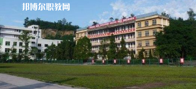 岳池職業(yè)技術(shù)學(xué)校2022年報(bào)名條件、招生要求、招生對(duì)象