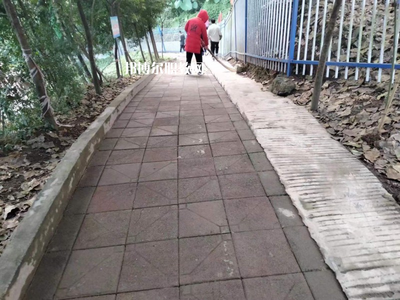 宜賓東方職業(yè)技術(shù)學(xué)校2022年報(bào)名條件、招生要求、招生對(duì)象