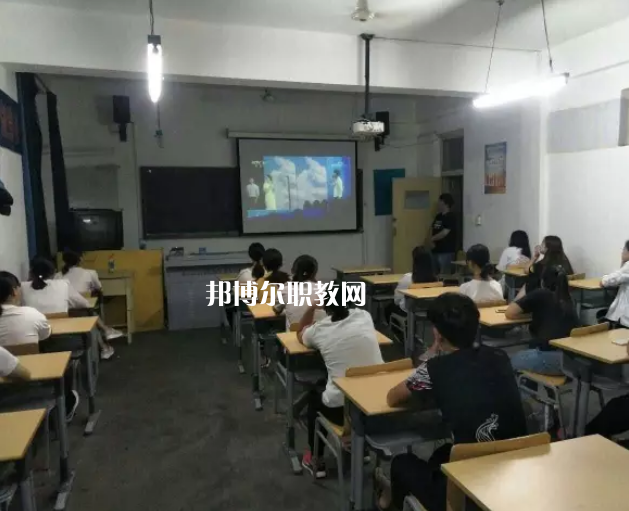 石家莊經(jīng)貿(mào)學(xué)校2022年報(bào)名條件、招生要求、招生對(duì)象