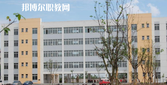 思茅衛(wèi)生學(xué)校2022年報名條件、招生要求、招生對象