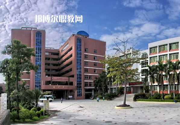 廣州交通運(yùn)輸職業(yè)學(xué)校2022年招生辦聯(lián)系電話(huà)