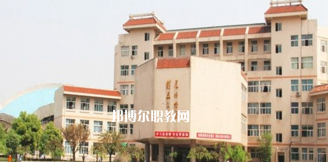 成都中醫(yī)藥大學(xué)附屬學(xué)校龍泉校區(qū)2022年報(bào)名條件、招生要求、招生對(duì)象