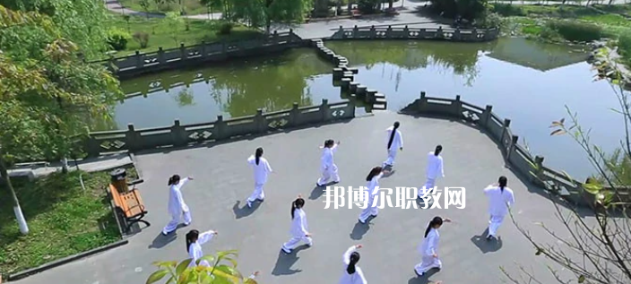 四川愛華學(xué)院怎么樣、好不好