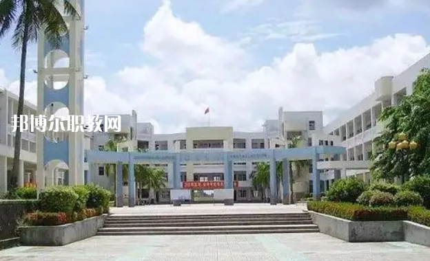海南農(nóng)墾衛(wèi)生學(xué)校2022年報(bào)名條件、招生要求、招生對(duì)象