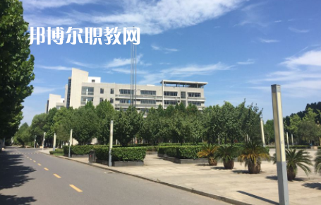 武漢儀表電子學(xué)校2022年報名條件、招生要求、招生對象