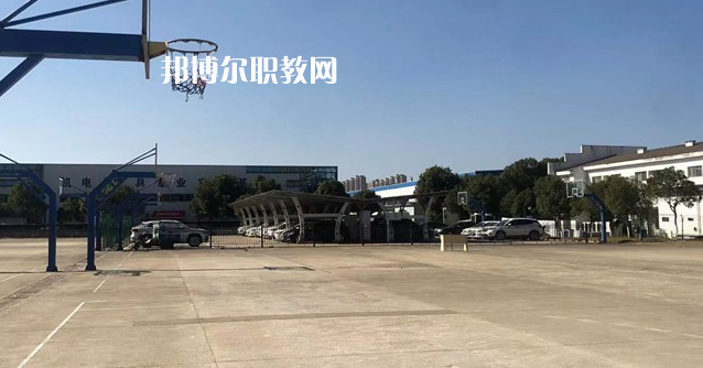 南昌智遠(yuǎn)技工學(xué)校2022年學(xué)費(fèi)、收費(fèi)多少