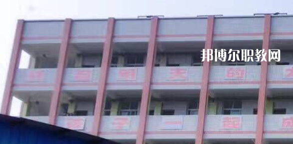 威遠縣聯(lián)想職業(yè)技術(shù)學校2023年報名條件、招生要求、招生對象