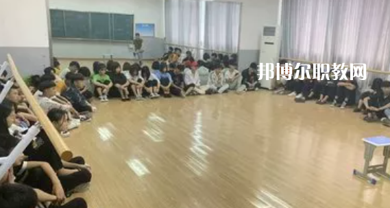 2023年達(dá)州科技職業(yè)技術(shù)學(xué)校招生辦聯(lián)系電話(huà)