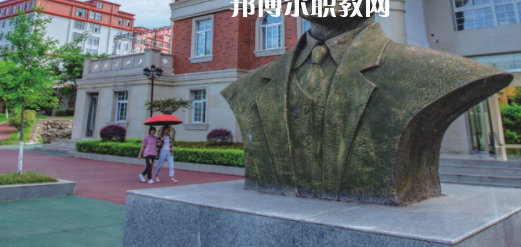 綿陽(yáng)交通高級(jí)技工學(xué)校地址在哪里，哪個(gè)地區(qū)，哪個(gè)城市?