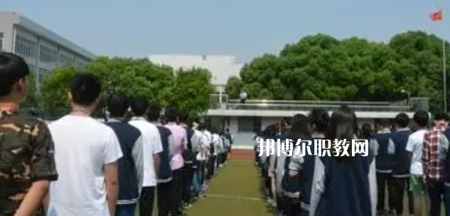 江蘇省錫山中等專(zhuān)業(yè)學(xué)校地址在哪里，哪個(gè)地區(qū)，哪個(gè)城市?